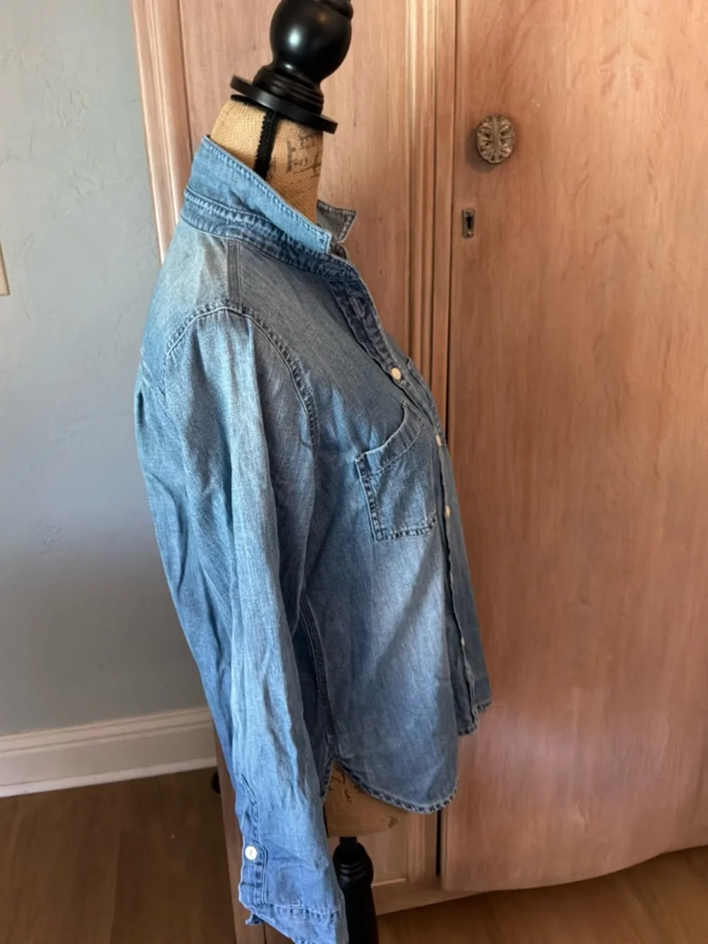 J. Crew Light Blue Denim Button-Up Shirt Size 4 Chambray Western Preppy